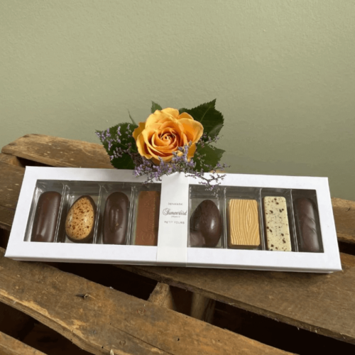 chokoladeaeske-pyntet-med-blomst